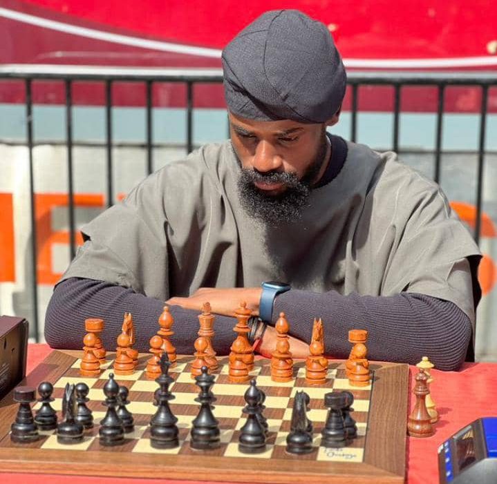 Tunde Onakoya  sets new world record for longest chess marathon